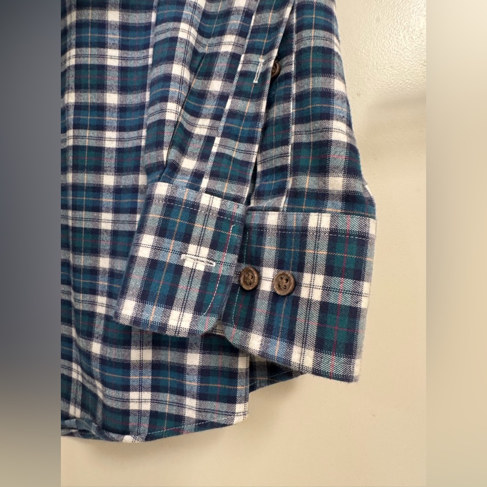 Charles Tyrwhitt Men's Classic Fit Button-Down Shirt. 100% Cotton. Size Large - Picture 5 of 11